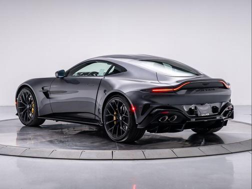 2026 Aston Martin Vantage 
