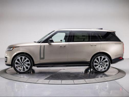2025 Land Rover Range Rover P400 SE 7 Seat