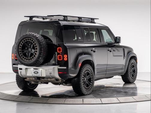 2021 Land Rover Defender 110 SE