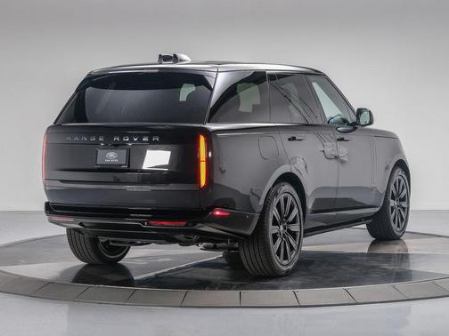 2025 Land Rover Range Rover P550e Autobiography