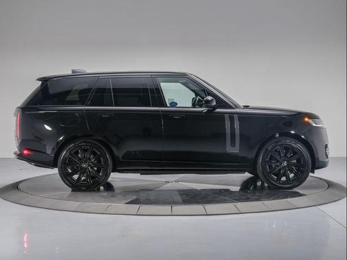 2025 Land Rover Range Rover P550e Autobiography