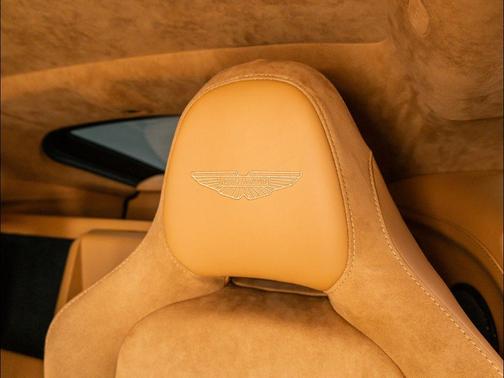 2025 Aston Martin Vantage Base