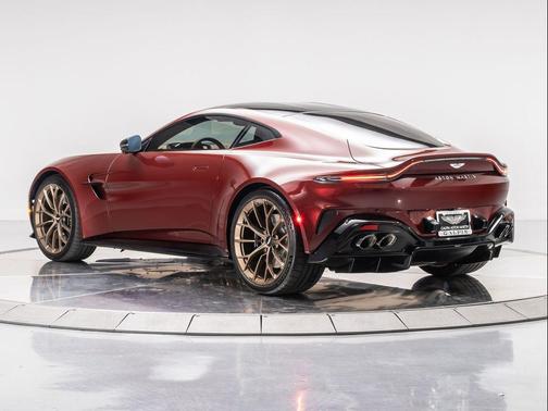 2025 Aston Martin Vantage Base