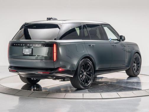 2025 Land Rover Range Rover P400 SE 7 Seat