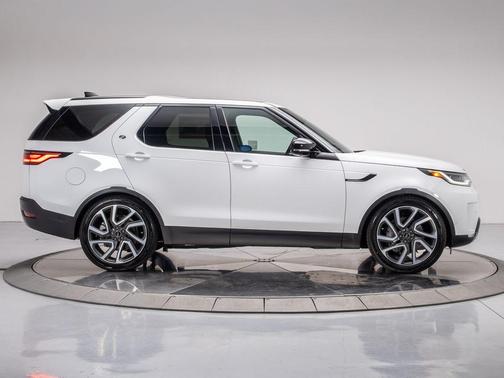 2025 Land Rover Discovery P300 S