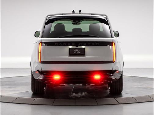 2025 Land Rover Range Rover P400 SE