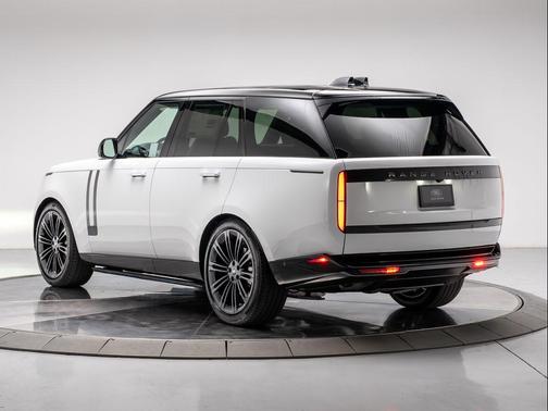 2025 Land Rover Range Rover P400 SE