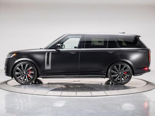 2025 Land Rover Range Rover P615 SV