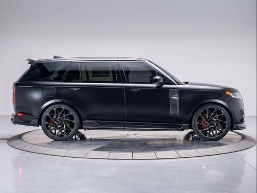 2025 Land Rover Range Rover P615 SV