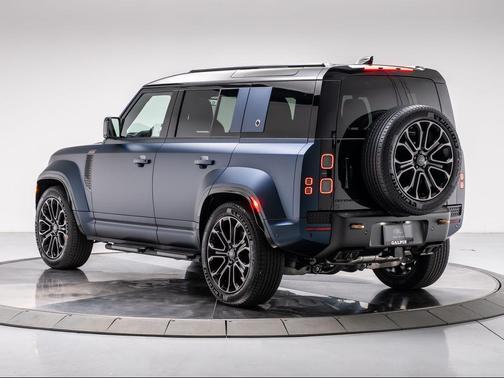 2026 Land Rover Defender OCTA