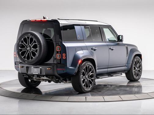 2026 Land Rover Defender OCTA