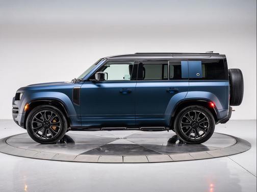 2026 Land Rover Defender OCTA