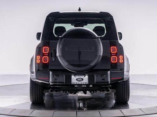 2025 Land Rover Defender P525 V8