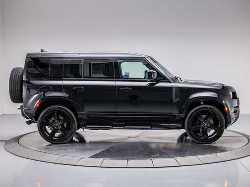 2025 Land Rover Defender 110 P500 X-Dynamic SE