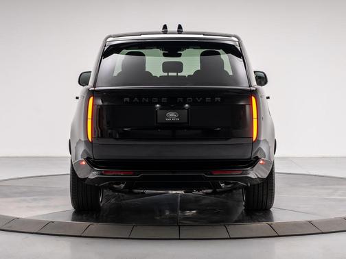 2026 Land Rover Range Rover P400 SE