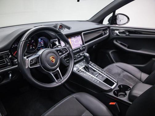 2021 Porsche Macan Base