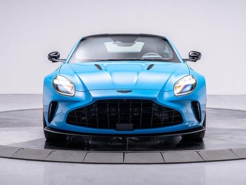 2025 Aston Martin Vantage Base