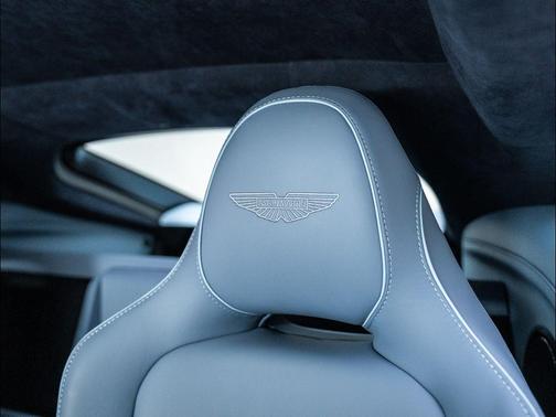 2025 Aston Martin Vantage Base