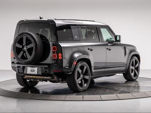 2024 Land Rover Defender 110 P400 X-Dynamic SE