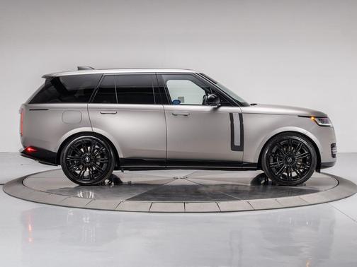 2025 Land Rover Range Rover P530 SE