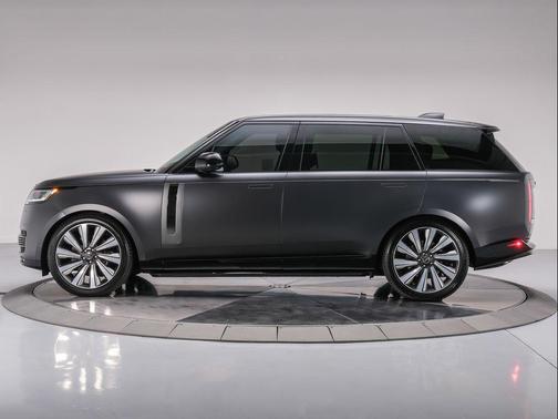 2025 Land Rover Range Rover P615 SV
