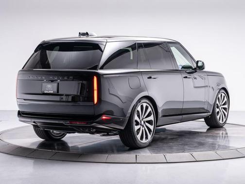 2025 Land Rover Range Rover P530 SE 7 Seat