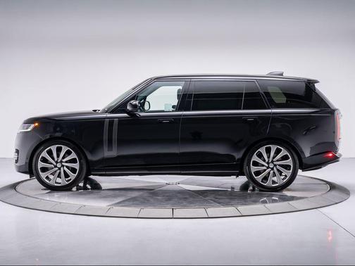 2025 Land Rover Range Rover P530 SE 7 Seat
