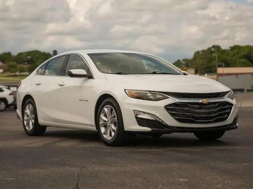 Summit White 2022 Chevrolet Malibu FWD LT