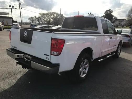 2011 Nissan Titan SV