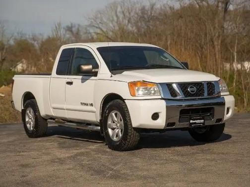 2011 Nissan Titan SV