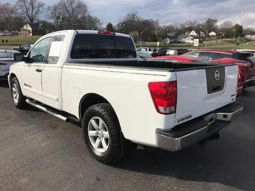 2011 Nissan Titan SV