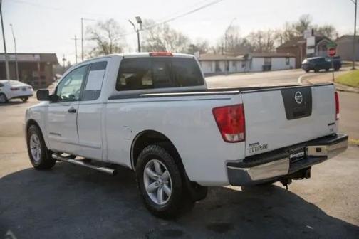 2011 Nissan Titan SV