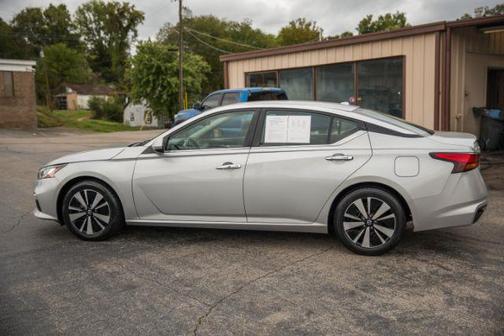2021 Nissan Altima 2.5 SV