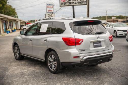 2020 Nissan Pathfinder SV