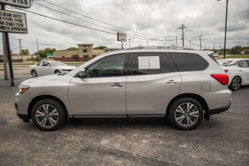 2020 Nissan Pathfinder SV