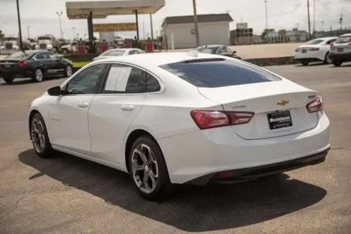 Summit White 2021 Chevrolet Malibu FWD LT
