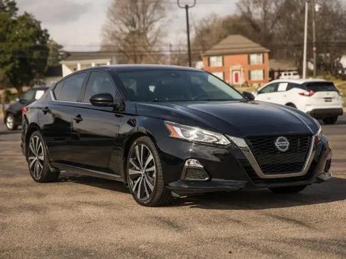 2022 Nissan Altima SR FWD