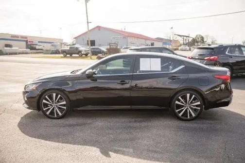 2022 Nissan Altima SR FWD