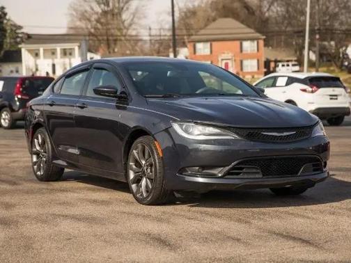 2016 Chrysler 200 S