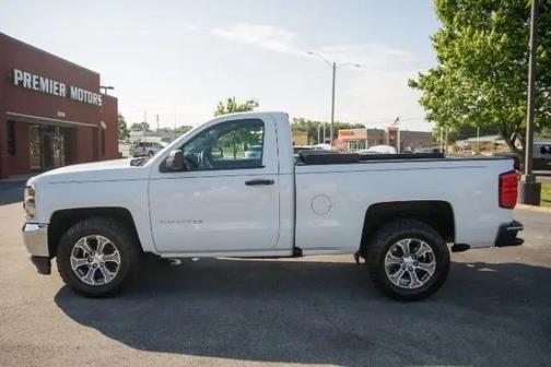Summit White 2017 Chevrolet Silverado 1500 WT
