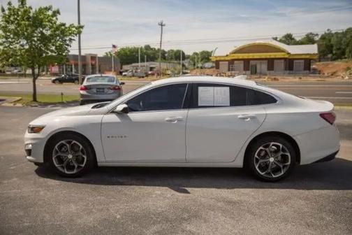 Summit White 2021 Chevrolet Malibu FWD LT