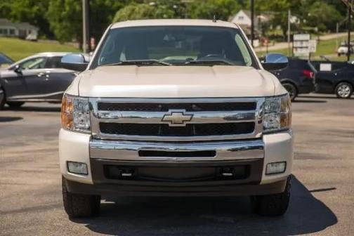 Summit White 2011 Chevrolet Silverado 1500 LT