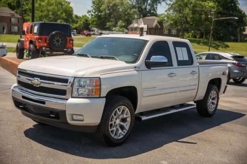 Summit White 2011 Chevrolet Silverado 1500 LT