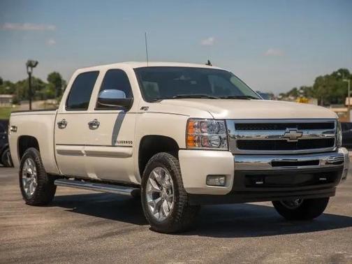 Summit White 2011 Chevrolet Silverado 1500 LT