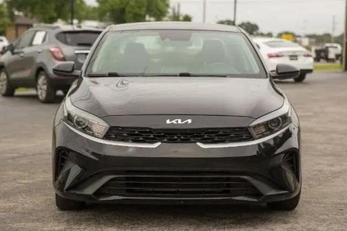 Aurora Black 2022 Kia Forte FE