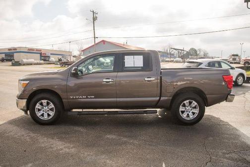 2018 Nissan Titan SV