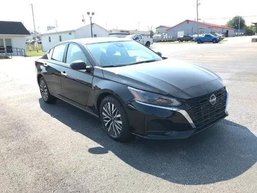 Super Black 2025 Nissan Altima SV FWD