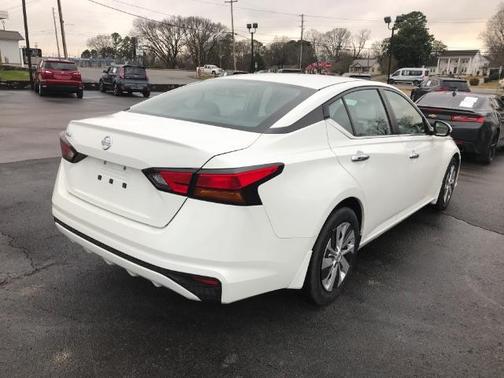 2022 Nissan Altima S FWD