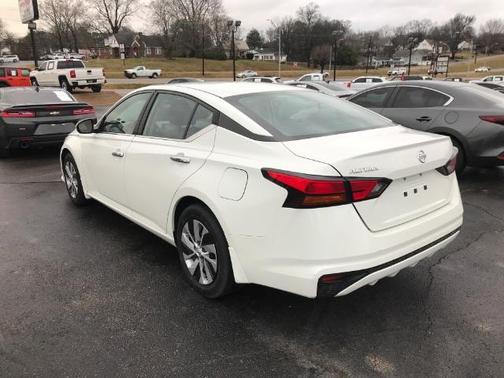 2022 Nissan Altima S FWD