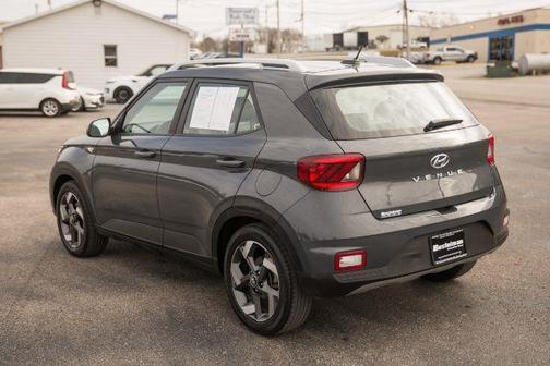 2023 Hyundai VENUE SEL